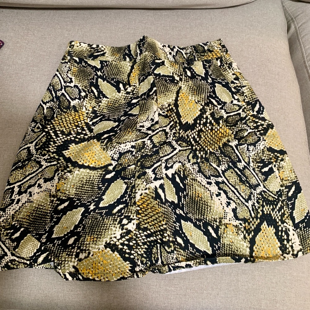 AVAILABLE IN JUNE Pull & Bear snake print mini skirt